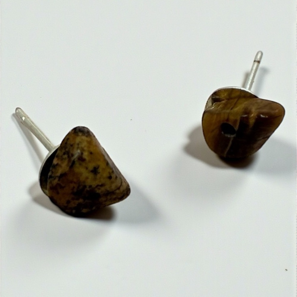 Tiger’s Eye Stud Earrings – Grounding & Elegant Natural Stone Jewelry